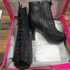 Candies peep toe booties